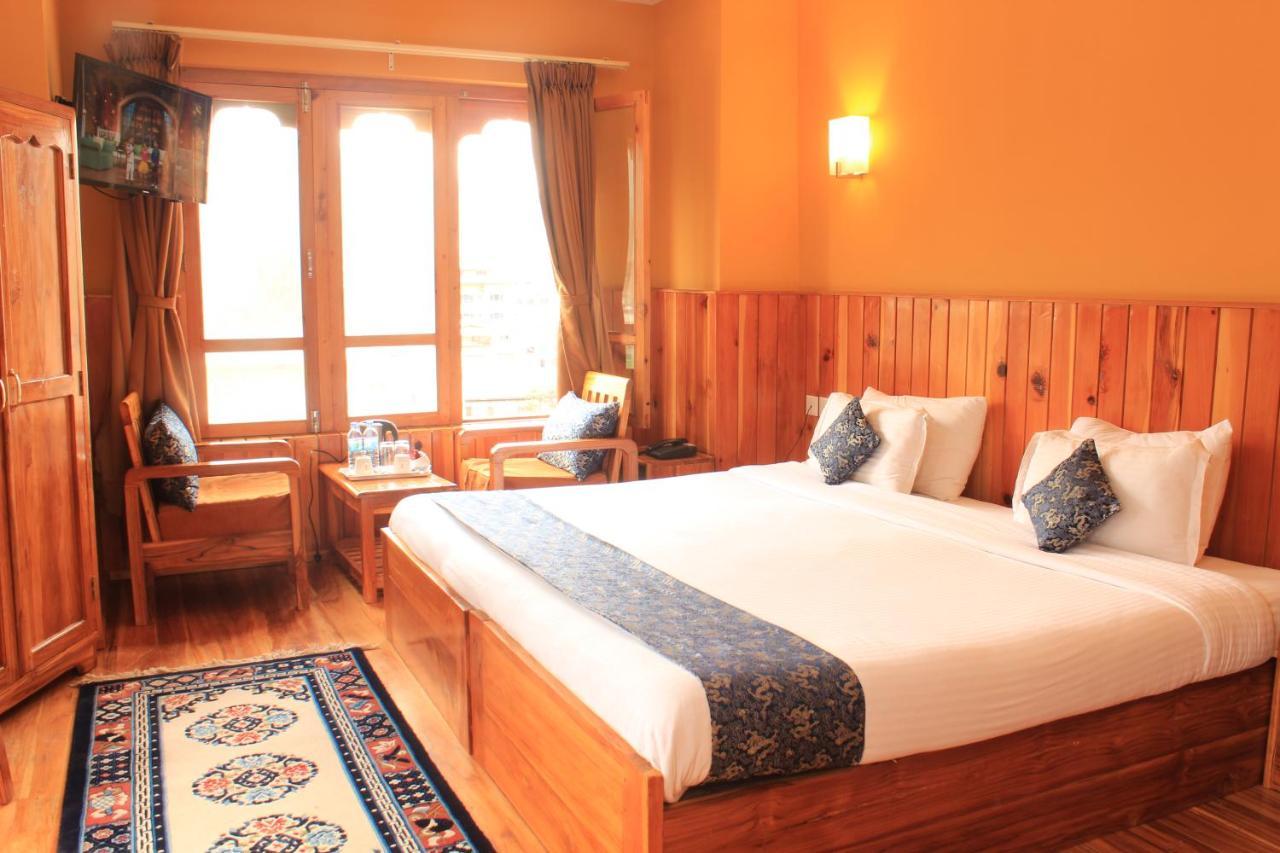 Hotel Khamsum Paro Bagian luar foto